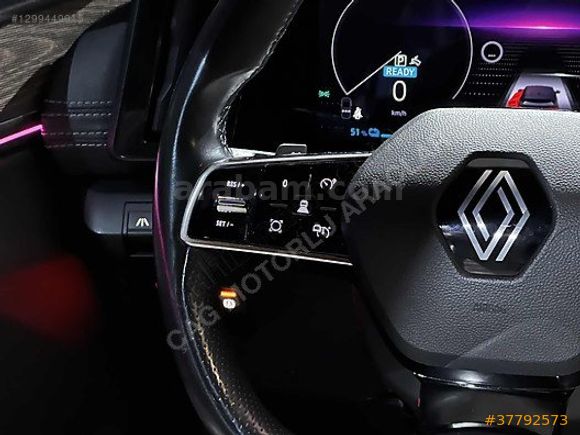 2024 MEGANE E-TECH ICONIC EV60 ÇİFT RENK İÇİ BEJ MASAJ ISITMA