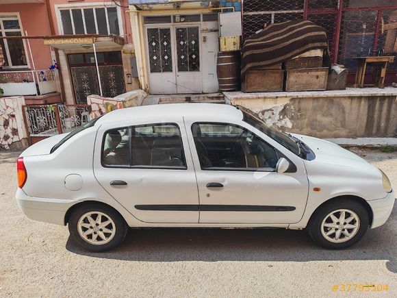Sahibinden Renault Clio 1.4 2001 Model