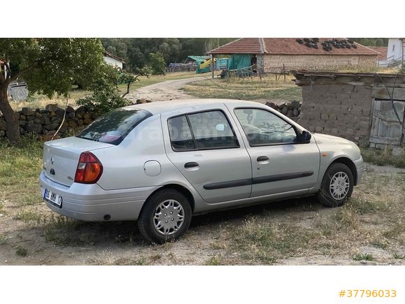 Sahibinden Renault Clio 1.4 RN 2000 Model  250.000 km Gri (Gümüş)