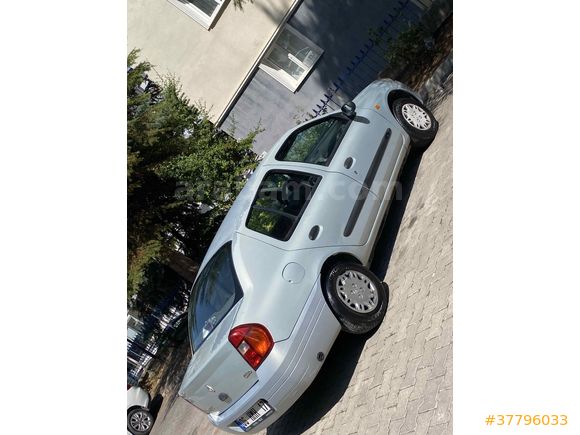 Sahibinden Renault Clio 1.4 RN 2000 Model  250.000 km Gri (Gümüş)