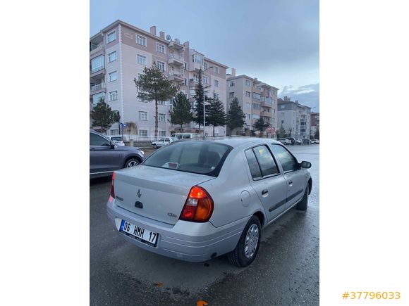 Sahibinden Renault Clio 1.4 RN 2000 Model  250.000 km Gri (Gümüş)