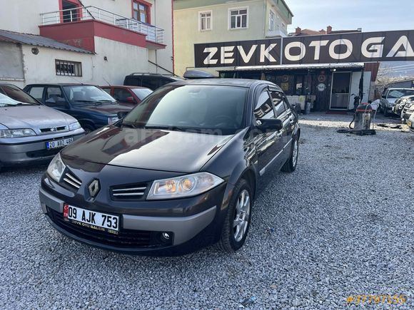 ZEVK OTO GALERİDEN MEGANE 2