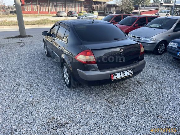 ZEVK OTO GALERİDEN MEGANE 2