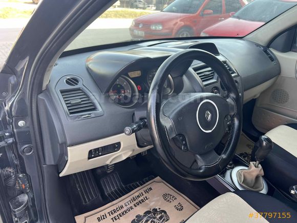 ZEVK OTO GALERİDEN MEGANE 2