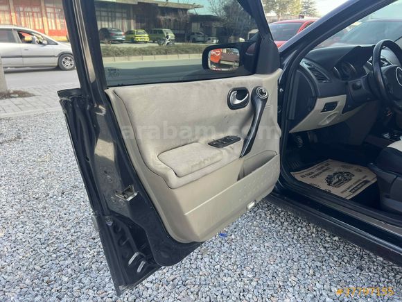 ZEVK OTO GALERİDEN MEGANE 2