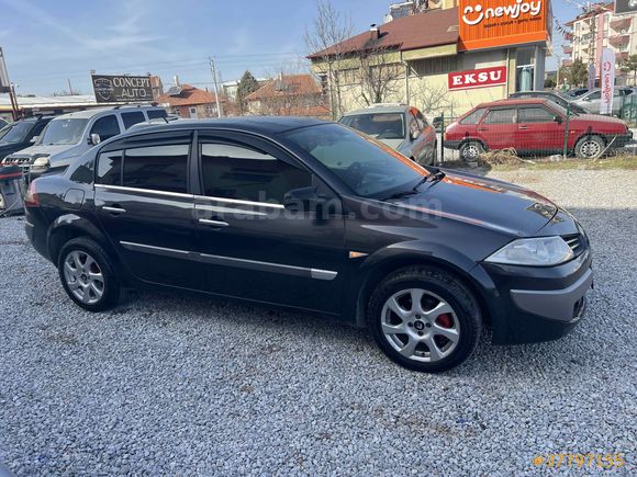 ZEVK OTO GALERİDEN MEGANE 2