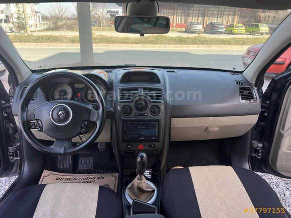 ZEVK OTO GALERİDEN MEGANE 2
