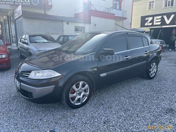 ZEVK OTO GALERİDEN MEGANE 2
