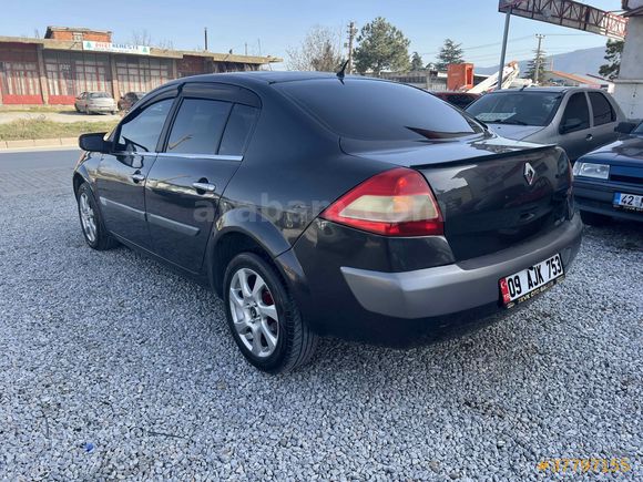ZEVK OTO GALERİDEN MEGANE 2