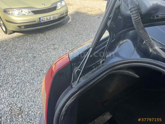 ZEVK OTO GALERİDEN MEGANE 2