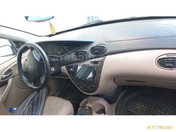 Sahibinden Ford Focus 1.6 Ghia 2001 Model Mersin