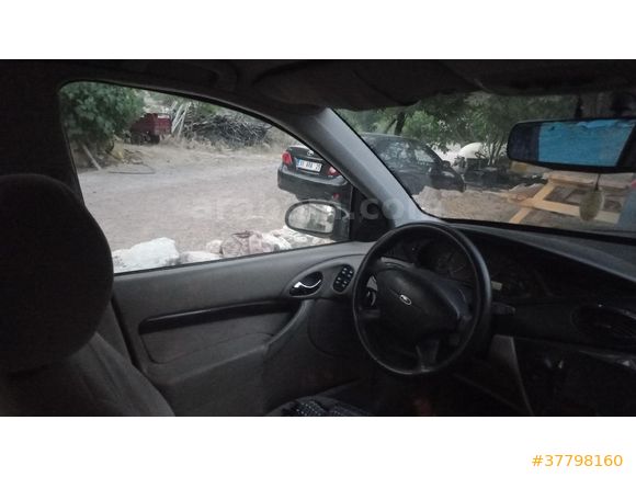 Sahibinden Ford Focus 1.6 Ghia 2001 Model Mersin