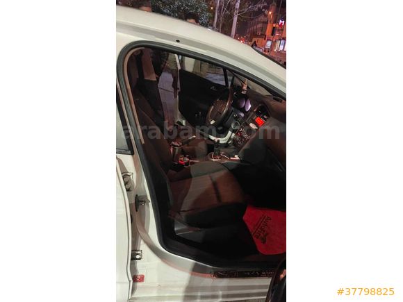 Sahibinden Citroen C4 1.6 HDi Attraction 2012 Model  320.000 km Beyaz