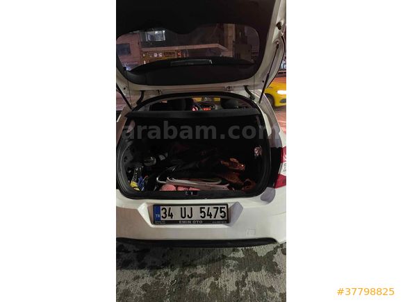 Sahibinden Citroen C4 1.6 HDi Attraction 2012 Model  320.000 km Beyaz