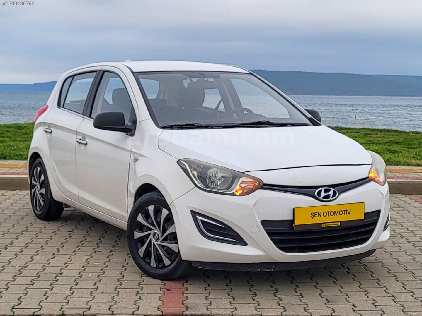 Galeriden Hyundai i20 1.2 D-CVVT Jump 2013 Model Çanakkale 160.000 km Beyaz 4