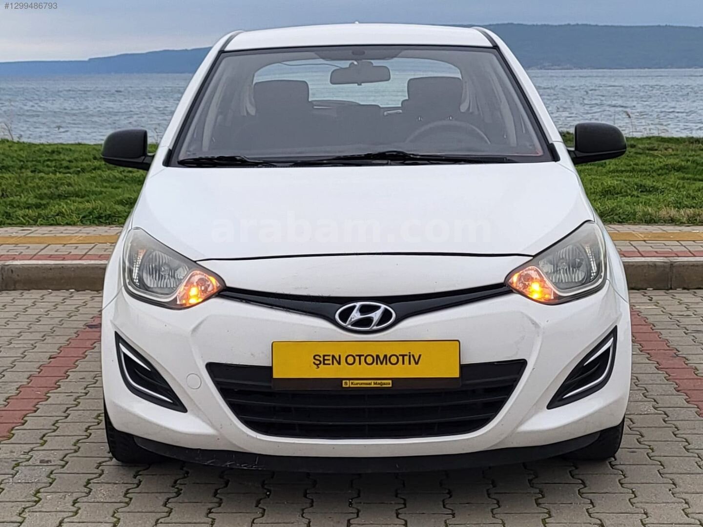 Galeriden Hyundai i20 1.2 D-CVVT Jump 2013 Model Çanakkale 160.000 km Beyaz 3