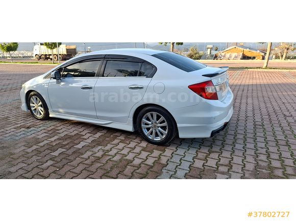 Sahibinden Honda Civic 1.6 i-VTEC Elegance 2012 Model 