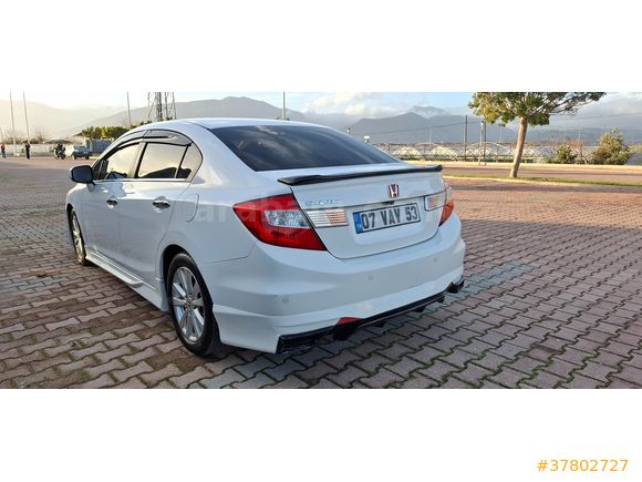 Sahibinden Honda Civic 1.6 i-VTEC Elegance 2012 Model 