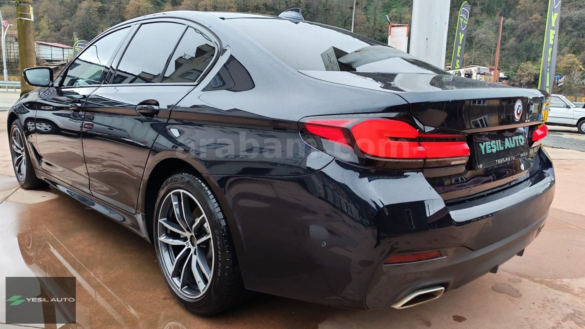 Galeriden BMW 5 Serisi 520i 50th Year M Edition 2023 Model Rize 61.000 km Siyah 7
