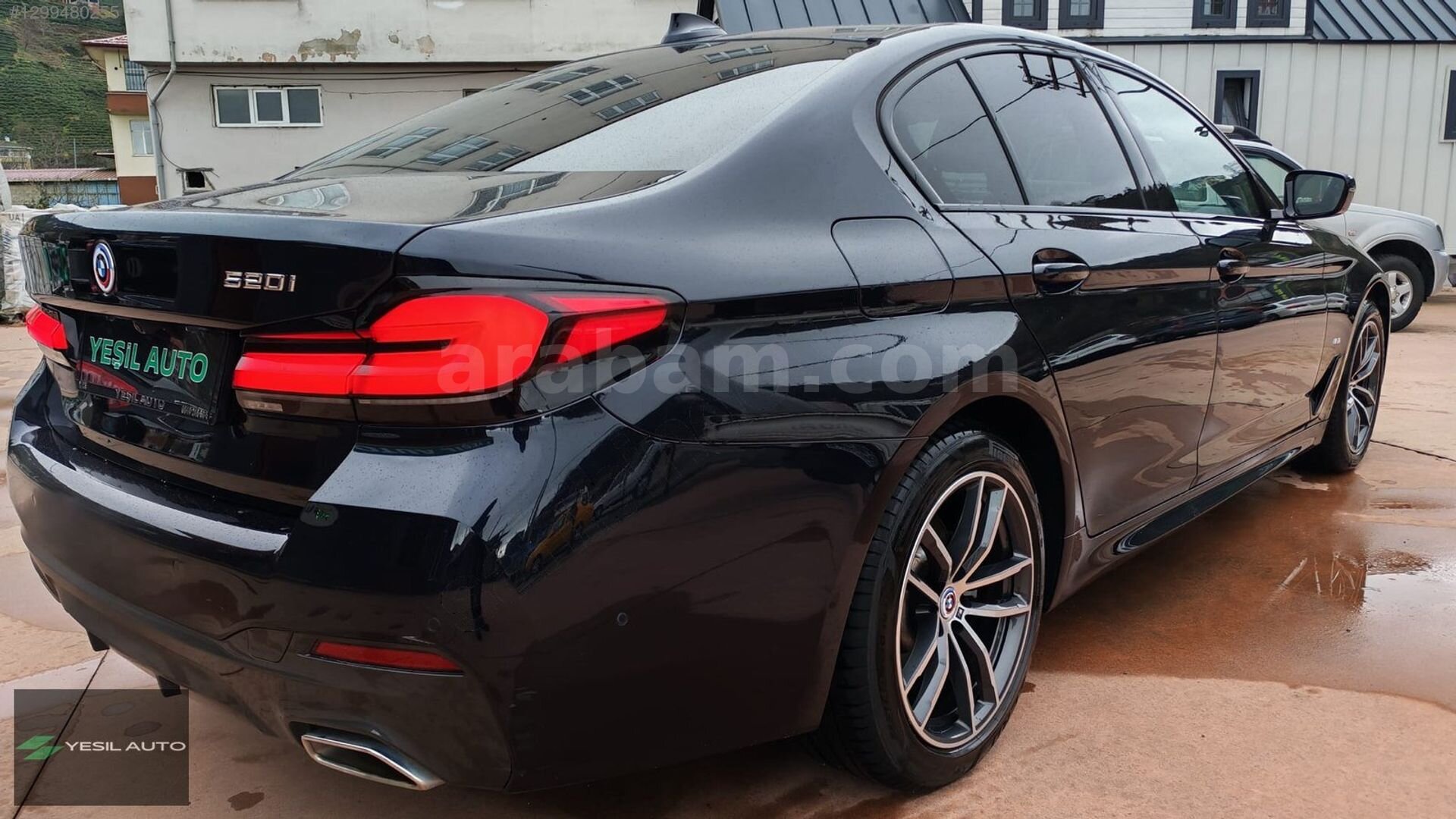 Galeriden BMW 5 Serisi 520i 50th Year M Edition 2023 Model Rize 61.000 km Siyah 5