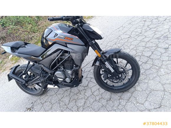 CFmoto 250NK az km