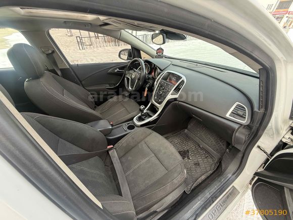 Galeriden Opel Astra 1.4 T Cosmo 2015 Model Kars