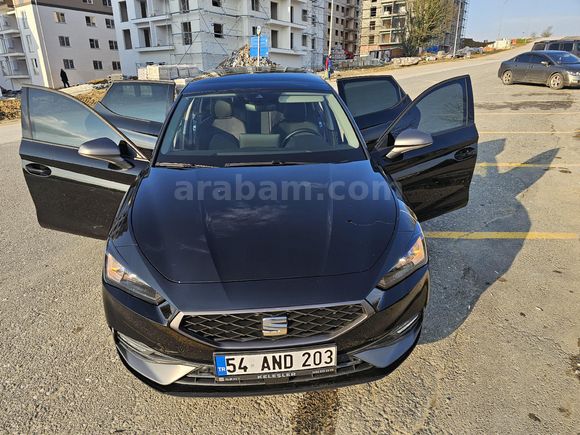 Sahibinden Seat Leon 1.5 eHybrid FR 2025 Model  10.000 km Siyah