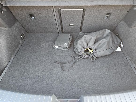 Sahibinden Seat Leon 1.5 eHybrid FR 2025 Model  10.000 km Siyah
