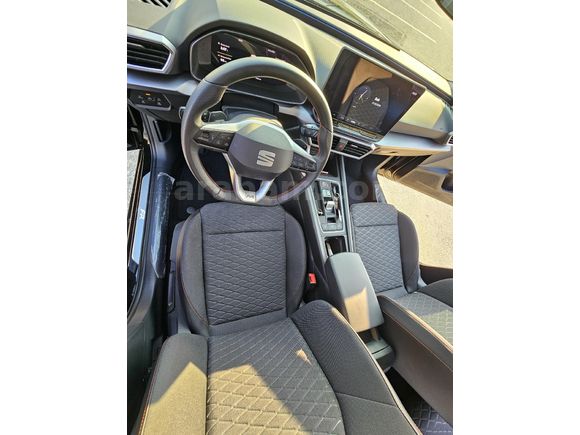 Sahibinden Seat Leon 1.5 eHybrid FR 2025 Model  10.000 km Siyah