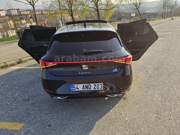 Sahibinden Seat Leon 1.5 eHybrid FR 2025 Model  10.000 km Siyah