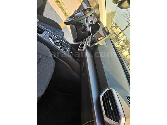 Sahibinden Seat Leon 1.5 eHybrid FR 2025 Model  10.000 km Siyah