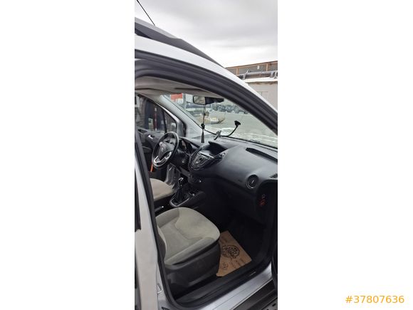 Sahibinden Ford Tourneo Courier 1.6 TDCi Titanium Plus 2015 Model