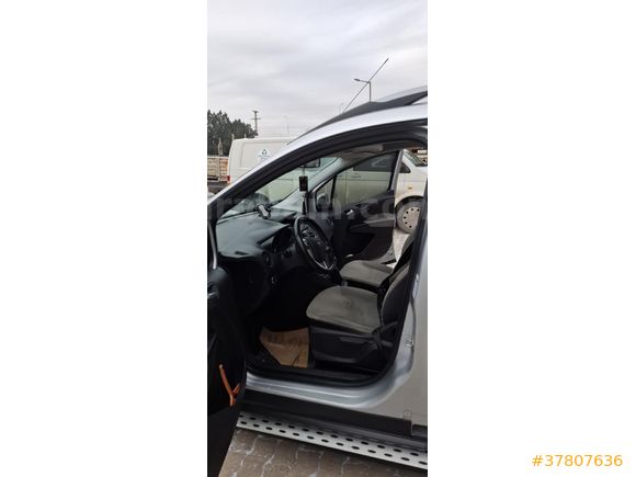 Sahibinden Ford Tourneo Courier 1.6 TDCi Titanium Plus 2015 Model