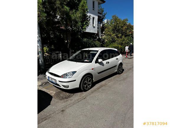 Sahibinden Ford Focus 1.6 Collection 2004 Model  163.000 km Beyaz sağ ön sasede düzeltme vardır 4 mevsimlik sıfır aldım 6 ay kullandi 4 kışlık sifir