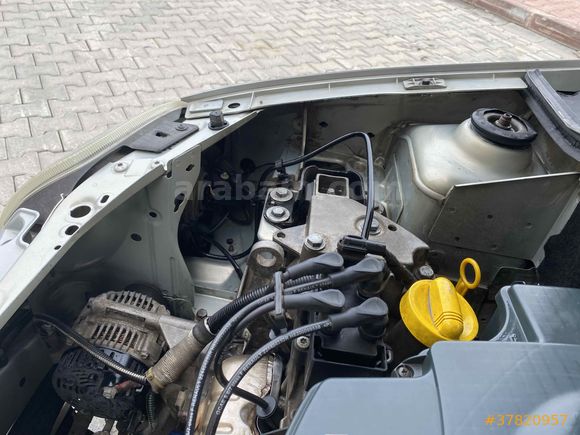 SM OTOMOTİV Renault Clio 1.4 RNA 2000 Model Konya