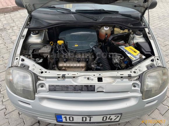 SM OTOMOTİV Renault Clio 1.4 RNA 2000 Model Konya