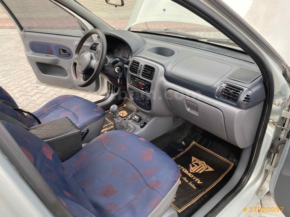 SM OTOMOTİV Renault Clio 1.4 RNA 2000 Model Konya