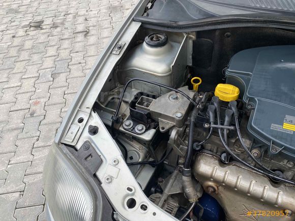 SM OTOMOTİV Renault Clio 1.4 RNA 2000 Model Konya