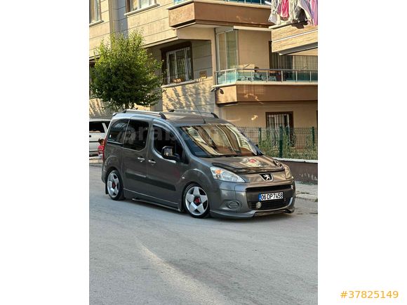 Sahibinden Peugeot Partner 1.6 HDI Adventure 2012 Model  517.000 km Gri