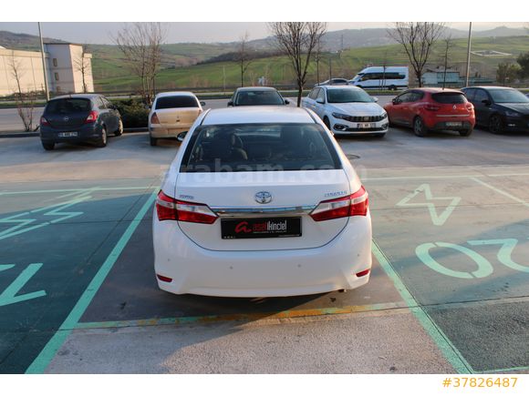Toyota Corolla 1.6 LPG TOUCH