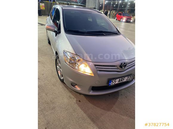 Sahibinden Toyota Auris 1.4 D-4D Comfort Extra 2012 Model 