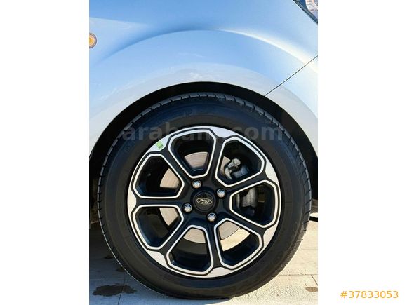 Sahibinden 18 binde  Ford Tourneo Courier 1.5 TDCi Titanium Plus 2023 Model 