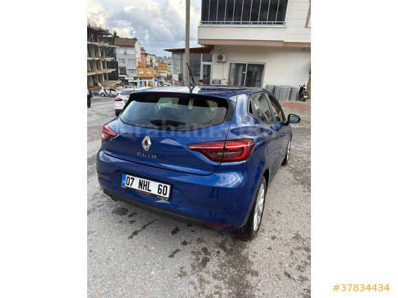 SON FIYAT...HATASIZ BOYASIZ TRAMERSIZ 2023 MODEL 31 BIN KM DE MANUEL CLIO TOUCH PAKET