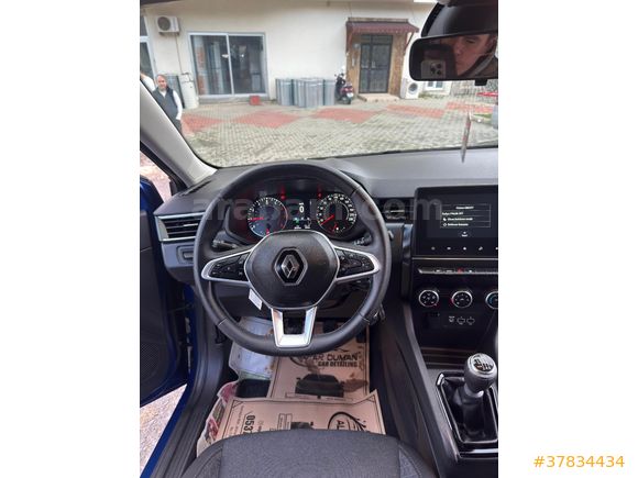 SON FIYAT...HATASIZ BOYASIZ TRAMERSIZ 2023 MODEL 31 BIN KM DE MANUEL CLIO TOUCH PAKET