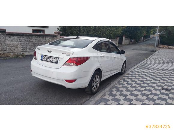 Sahibinden Hyundai Accent Blue 1.6 CRDI Mode Plus 2013 Model