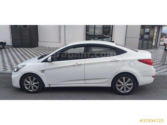 Sahibinden Hyundai Accent Blue 1.6 CRDI Mode Plus 2013 Model