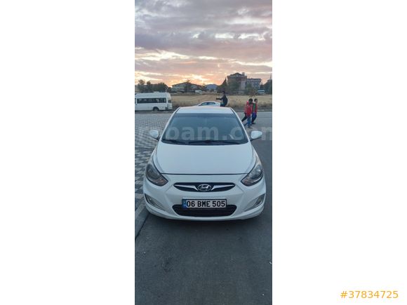 Sahibinden Hyundai Accent Blue 1.6 CRDI Mode Plus 2013 Model