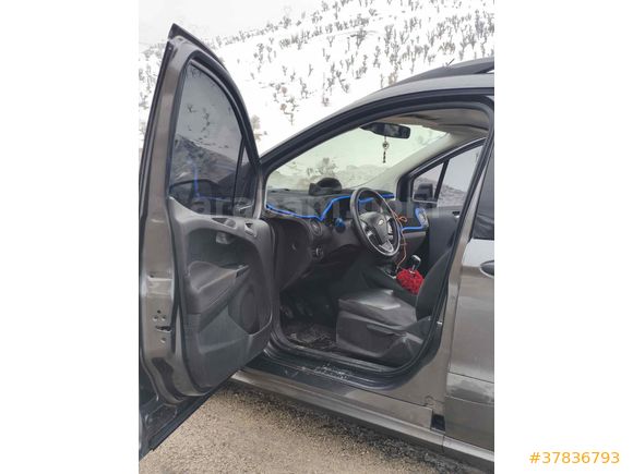 Sahibinden Ford Tourneo Courier 1.5 TDCi Black Line 2018 Model 