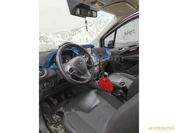 Sahibinden Ford Tourneo Courier 1.5 TDCi Black Line 2018 Model 