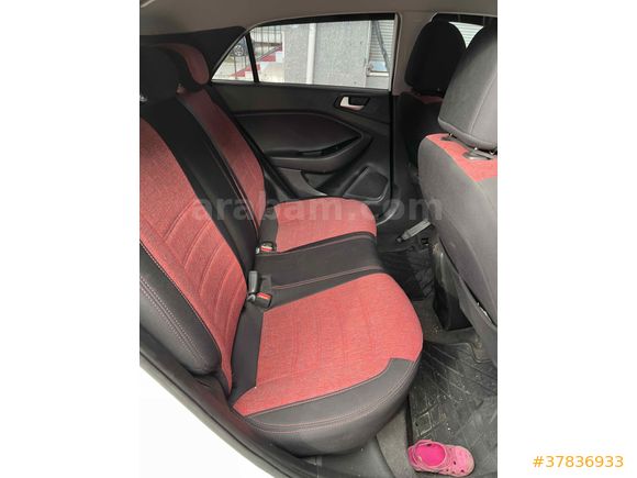 Sahibinden Hyundai i20 1.4 CRDi Elite Smart 2017 Model  ön  kamera var fiyat   Doblo kargo takas olur  ACİl